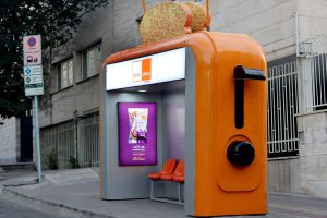 ایستگاه اتوبوس تبلیغاتی سه‌نان